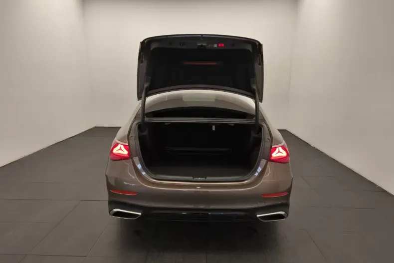 Mercedes-Benz E 220 din 2024 cu 32.064 km - oferta MER175393 - foto 8