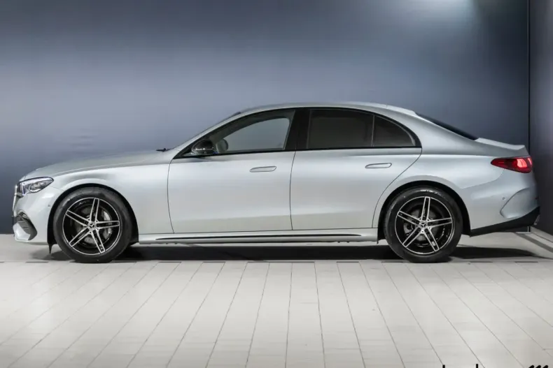 Mercedes-Benz E 200 din 2025 cu 5.000 km - oferta MER175394 - foto 3