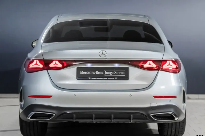 Mercedes-Benz E 200 din 2025 cu 5.000 km - oferta MER175394 - foto 6