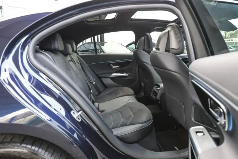 Mercedes-Benz E 300 din 2025 cu 11.619 km - oferta MER175396 - foto 4