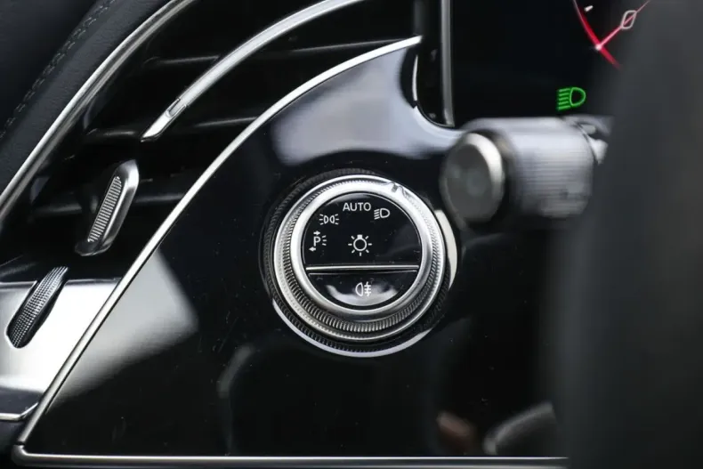 Mercedes-Benz E 300 din 2025 cu 11.619 km - oferta MER175396 - foto 20