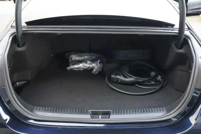 Mercedes-Benz E 300 din 2025 cu 11.619 km - oferta MER175396 - foto 24