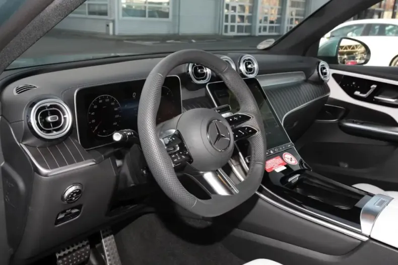 Mercedes-Benz GLC 220 din 2025 cu 14.999 km - oferta MER175397 - foto 7