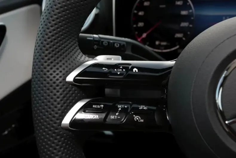 Mercedes-Benz GLC 220 din 2025 cu 14.999 km - oferta MER175397 - foto 9