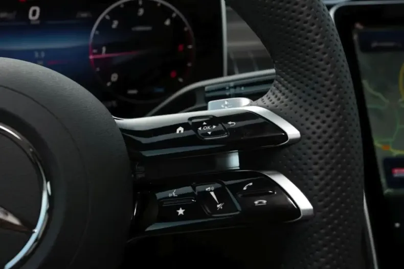 Mercedes-Benz GLC 220 din 2025 cu 14.999 km - oferta MER175397 - foto 18