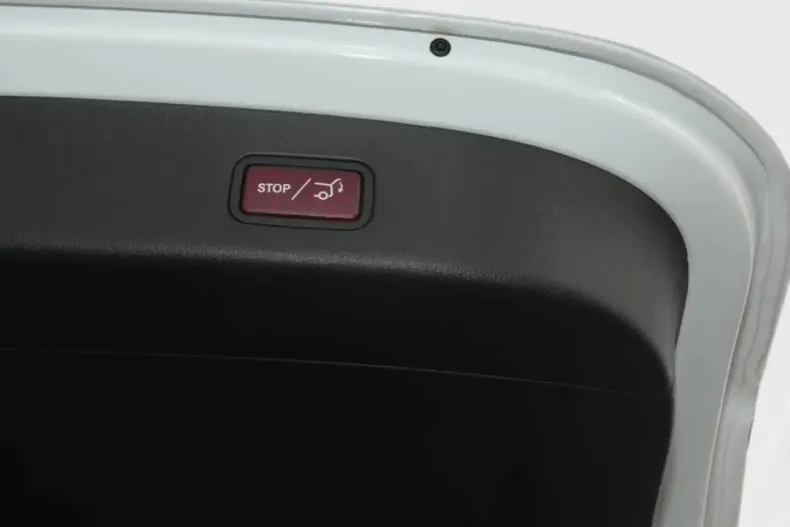 Mercedes-Benz GLC 220 din 2025 cu 15.000 km - oferta MER175404 - foto 4