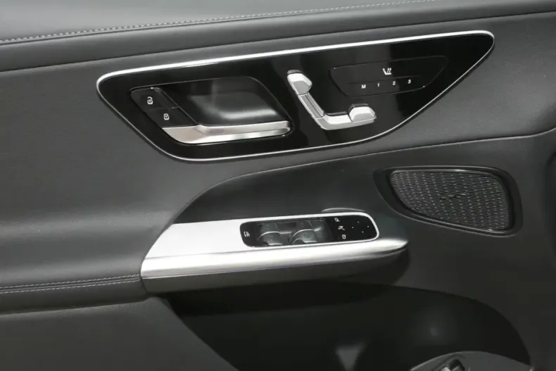 Mercedes-Benz GLC 220 din 2025 cu 15.000 km - oferta MER175404 - foto 10