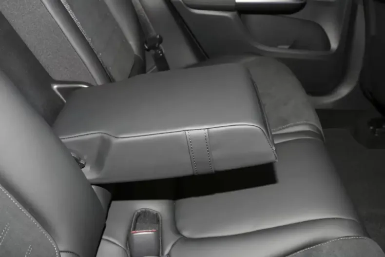 Mercedes-Benz GLC 220 din 2025 cu 15.000 km - oferta MER175404 - foto 15