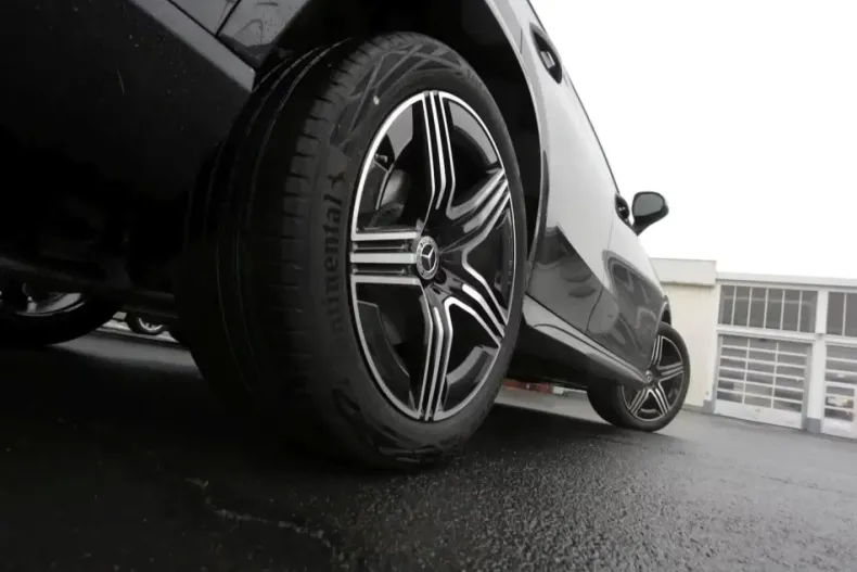 Mercedes-Benz GLC 220 din 2025 cu 14.999 km - oferta MER175408 - foto 6