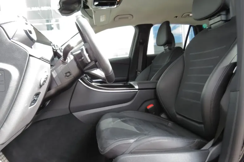 Mercedes-Benz GLC 220 din 2024 cu 26.126 km - oferta MER175428 - foto 4