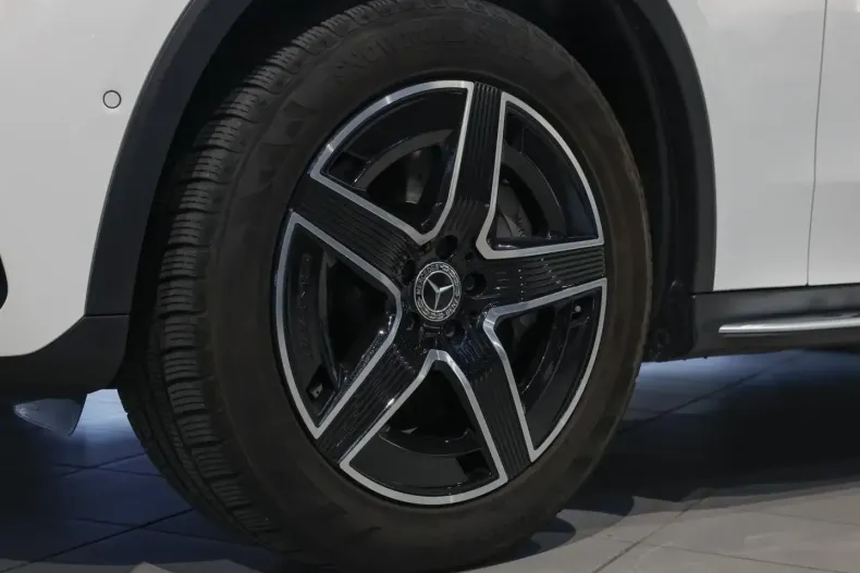 Mercedes-Benz GLC 220 din 2023 cu 17.249 km - oferta MER175429 - foto 8