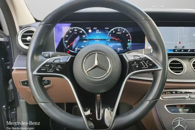 Mercedes-Benz E 300 din 2022 cu 92.203 km - oferta MER175432 - foto 11