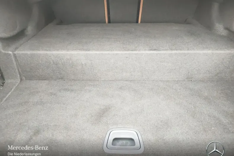 Mercedes-Benz E 300 din 2022 cu 92.203 km - oferta MER175432 - foto 15