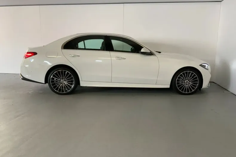 Mercedes-Benz C 300 din 2024 cu 1.592 km - oferta MER175433 - foto 4