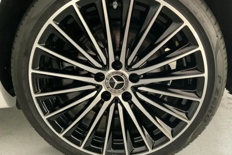 Mercedes-Benz C 300 din 2024 cu 1.592 km - oferta MER175433 - foto 8