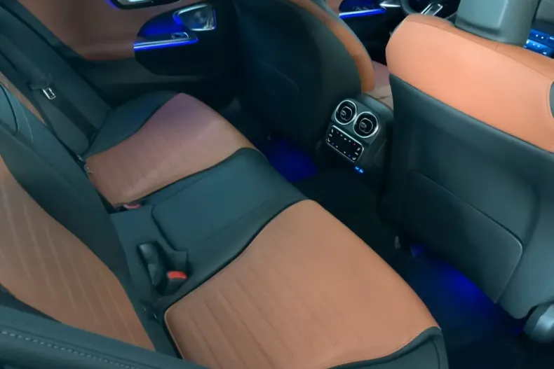 Mercedes-Benz C 300 din 2024 cu 1.592 km - oferta MER175433 - foto 16