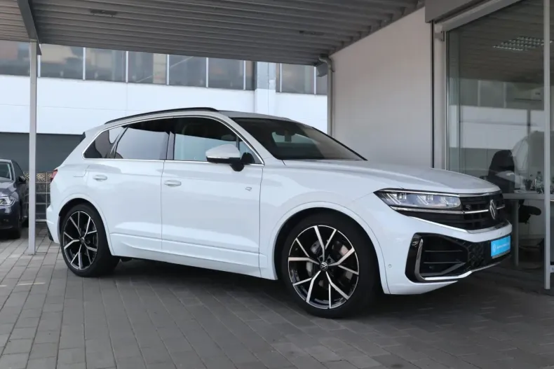 Volkswagen Touareg din 2024 cu 70.800 km - oferta VOL175455 - foto 1