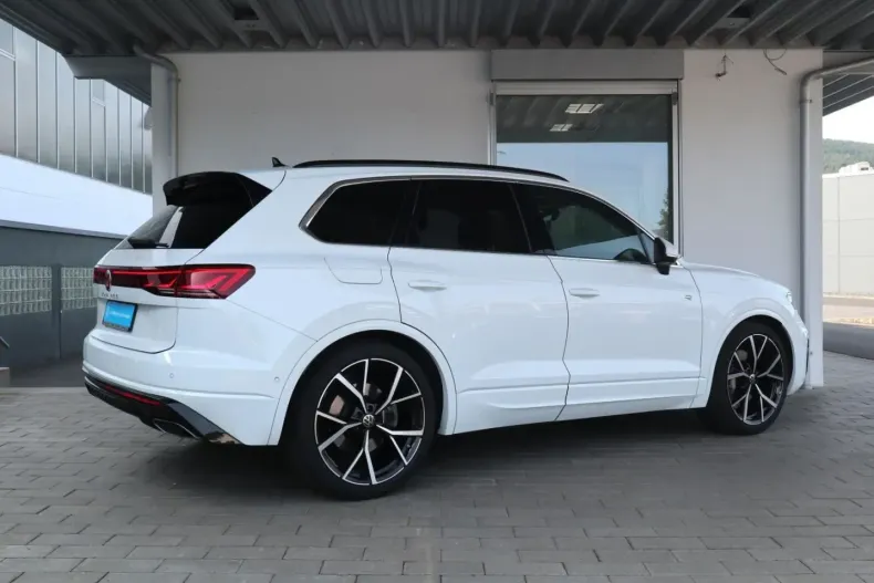 Volkswagen Touareg din 2024 cu 70.800 km - oferta VOL175455 - foto 4