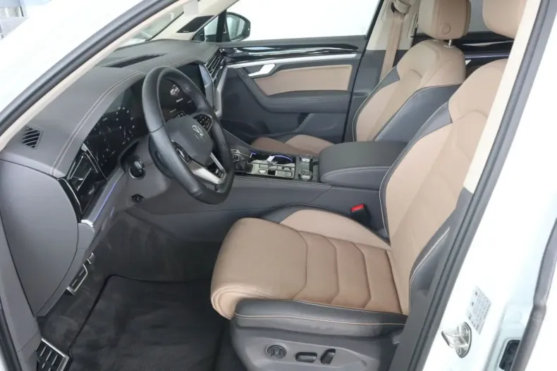 Volkswagen Touareg din 2024 cu 70.800 km - oferta VOL175455 - foto 7