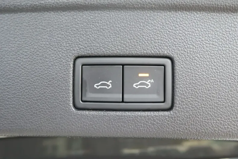 Volkswagen Touareg din 2024 cu 70.800 km - oferta VOL175455 - foto 10