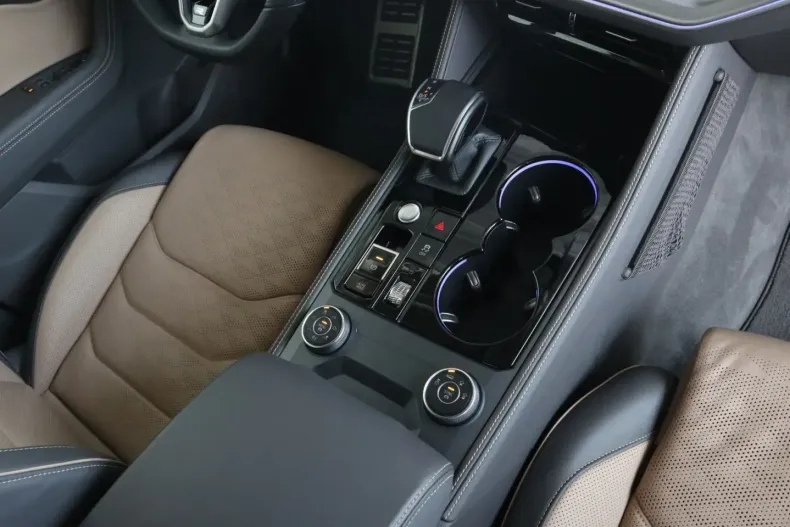 Volkswagen Touareg din 2024 cu 70.800 km - oferta VOL175455 - foto 12