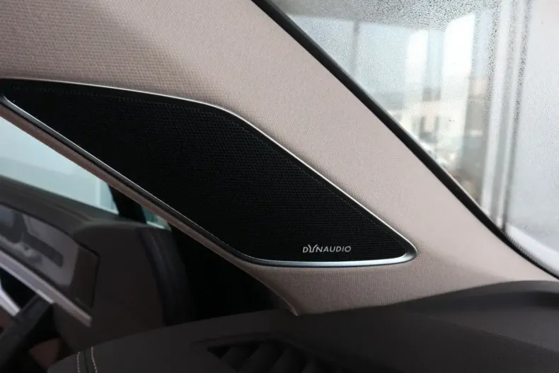 Volkswagen Touareg din 2024 cu 70.800 km - oferta VOL175455 - foto 16