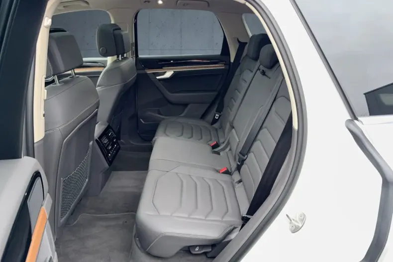 Volkswagen Touareg din 2022 cu 55.512 km - oferta VOL175457 - foto 12