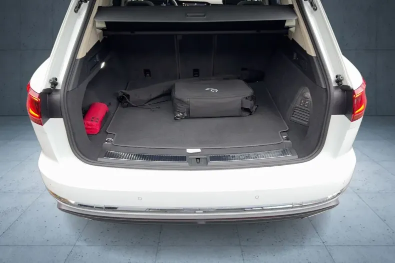 Volkswagen Touareg din 2022 cu 55.512 km - oferta VOL175457 - foto 13