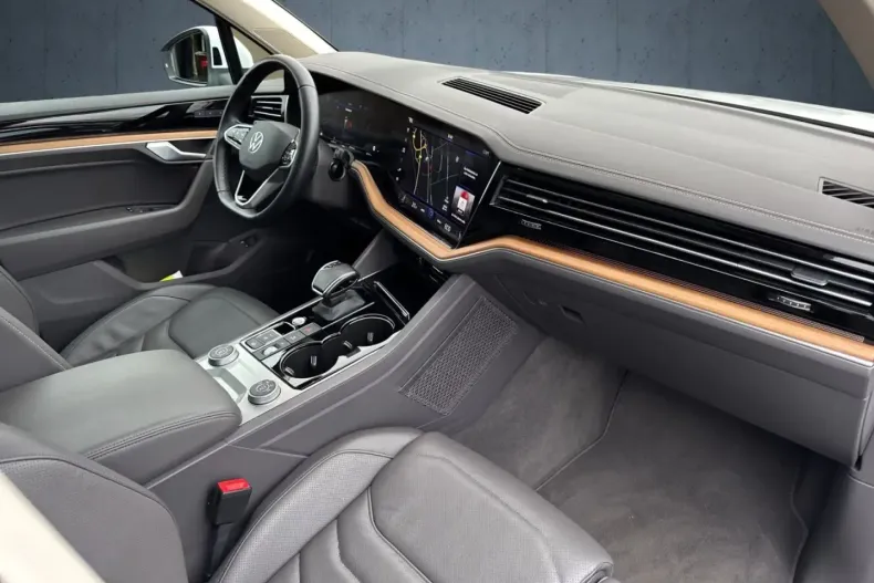 Volkswagen Touareg din 2022 cu 55.512 km - oferta VOL175457 - foto 14