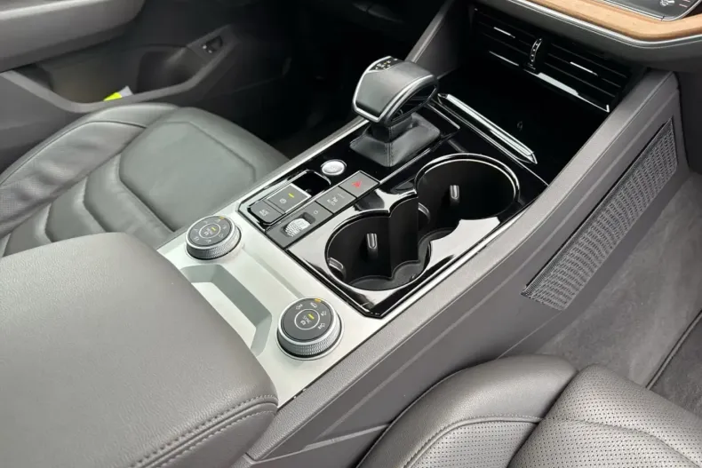 Volkswagen Touareg din 2022 cu 55.512 km - oferta VOL175457 - foto 21