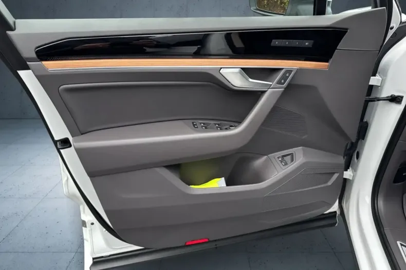 Volkswagen Touareg din 2022 cu 55.512 km - oferta VOL175457 - foto 24