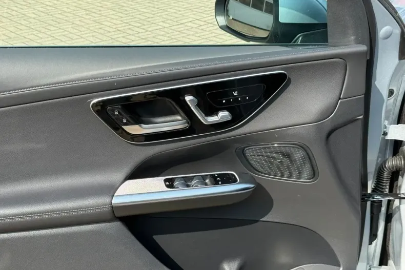 Mercedes-Benz GLC 200 din 2024 cu 27.207 km - oferta MER175464 - foto 22