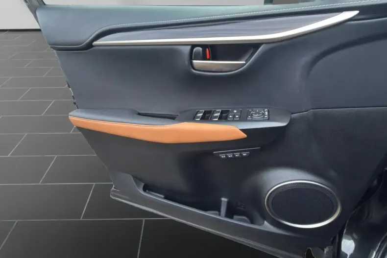 Lexus NX 300 din 2021 cu 23.560 km - oferta LEX175465 - foto 12