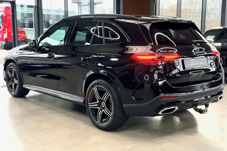 Mercedes-Benz GLC 200 din 2024 cu 7.300 km - oferta MER175467 - foto 4