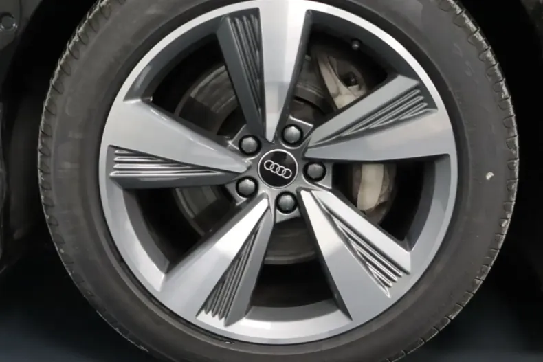 Audi A8 din 2024 cu 26.618 km - oferta AUD175472 - foto 5