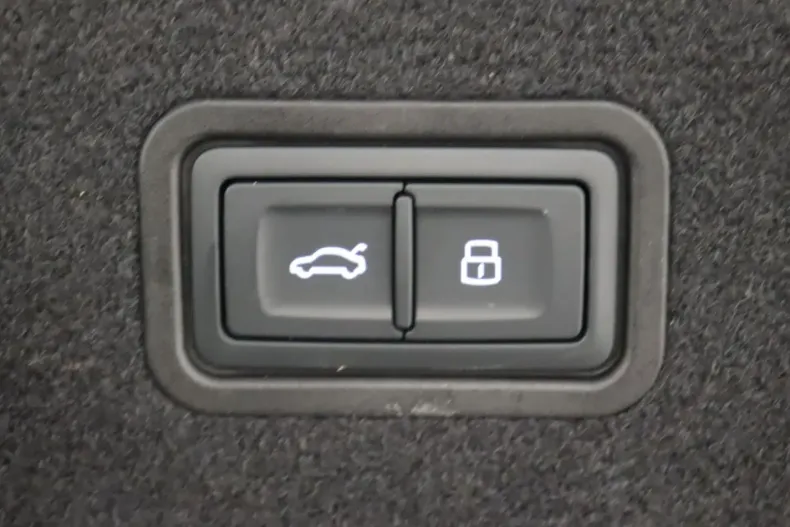 Audi A8 din 2024 cu 26.618 km - oferta AUD175472 - foto 17