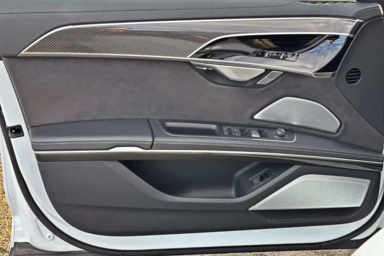 Audi A8 din 2023 cu 58.490 km - oferta AUD175479 - foto 6