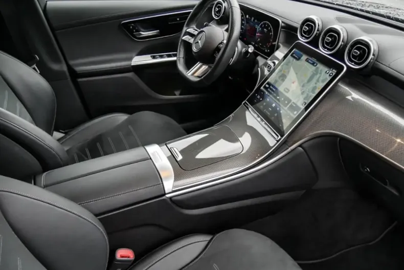 Mercedes-Benz GLC 200 din 2023 cu 42.042 km - oferta MER175501 - foto 3