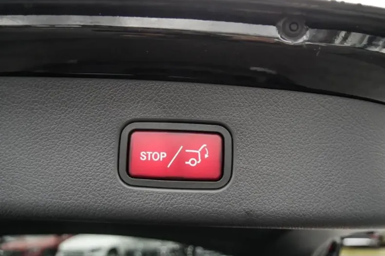 Mercedes-Benz GLC 200 din 2023 cu 42.042 km - oferta MER175501 - foto 10