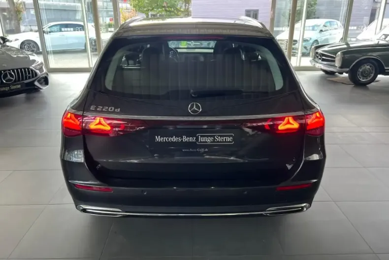 Mercedes-Benz E 220 din 2024 cu 36.150 km - oferta MER175502 - foto 4