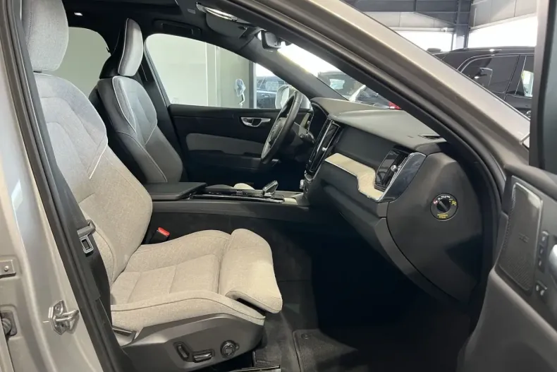 Volvo XC60 din 2022 cu 55.861 km - oferta VOL175508 - foto 10