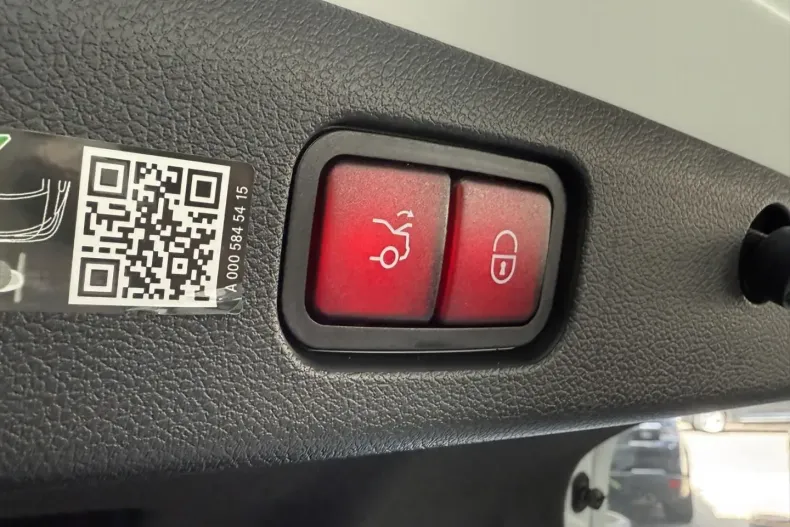 Mercedes-Benz E 53 AMG din 2024 cu 8.900 km - oferta MER175509 - foto 29