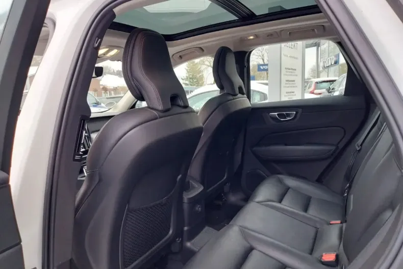 Volvo XC60 din 2022 cu 72.600 km - oferta VOL175510 - foto 10