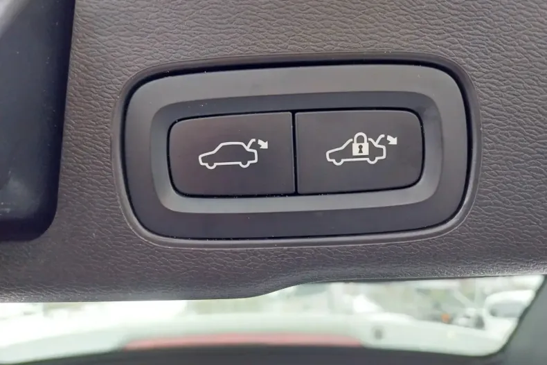 Volvo XC60 din 2022 cu 72.600 km - oferta VOL175510 - foto 11