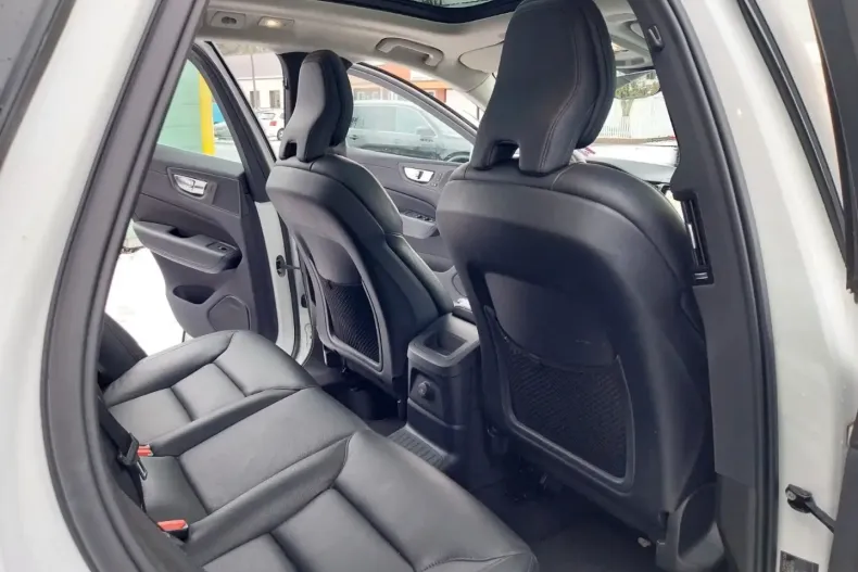 Volvo XC60 din 2022 cu 72.600 km - oferta VOL175510 - foto 13