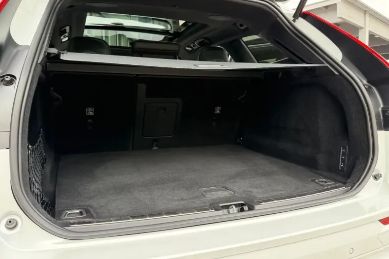 Volvo XC60 din 2022 cu 96.400 km - oferta VOL175514 - foto 9