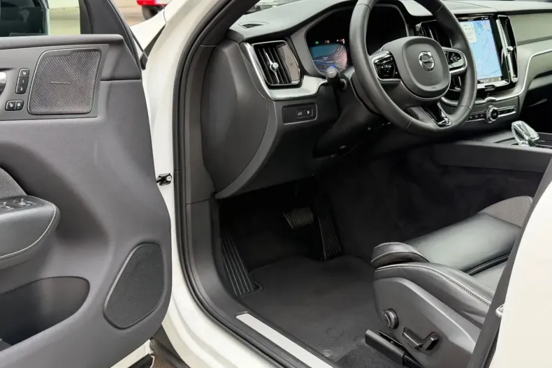 Volvo XC60 din 2022 cu 96.400 km - oferta VOL175514 - foto 11