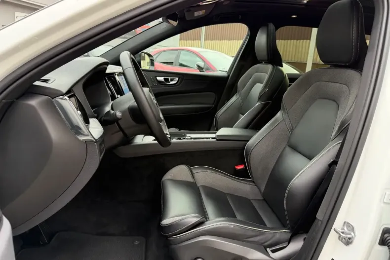 Volvo XC60 din 2022 cu 96.400 km - oferta VOL175514 - foto 13