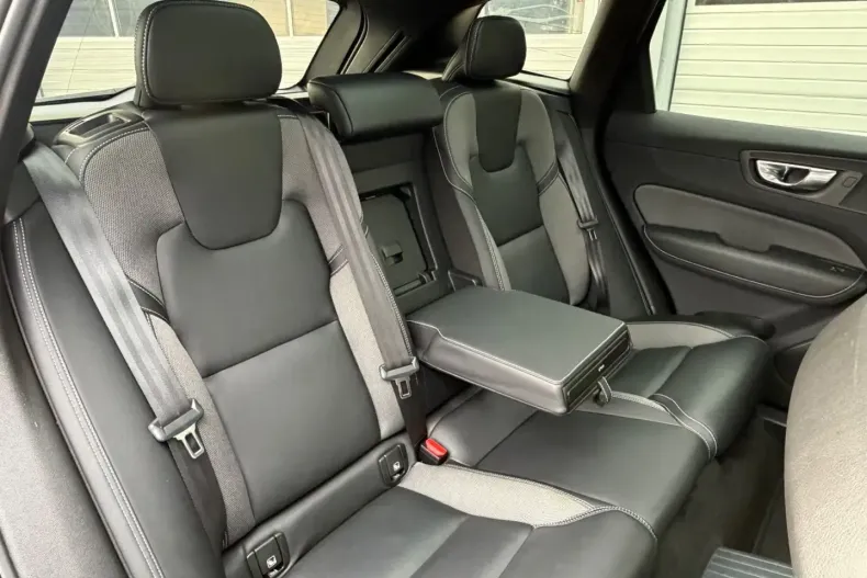 Volvo XC60 din 2022 cu 96.400 km - oferta VOL175514 - foto 17