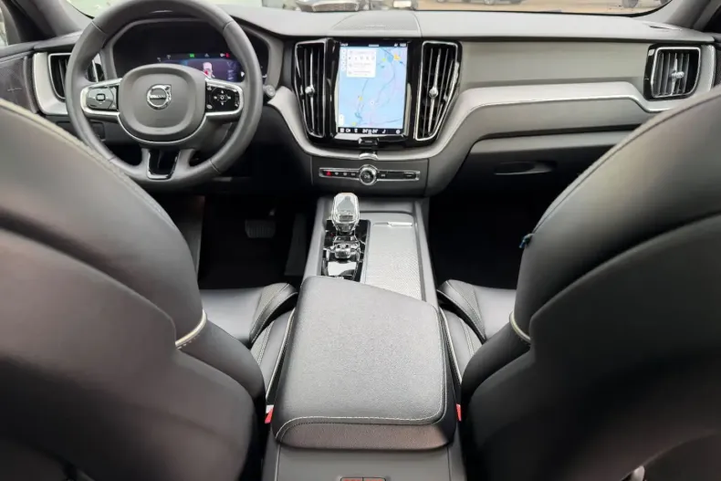 Volvo XC60 din 2022 cu 96.400 km - oferta VOL175514 - foto 18